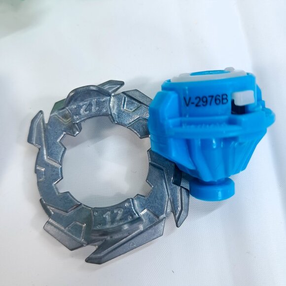 Beyblade Burst Turbo SlingShock Wonder Valtryek V4 12 Volcanic-S silver blue - Picture 7 of 8